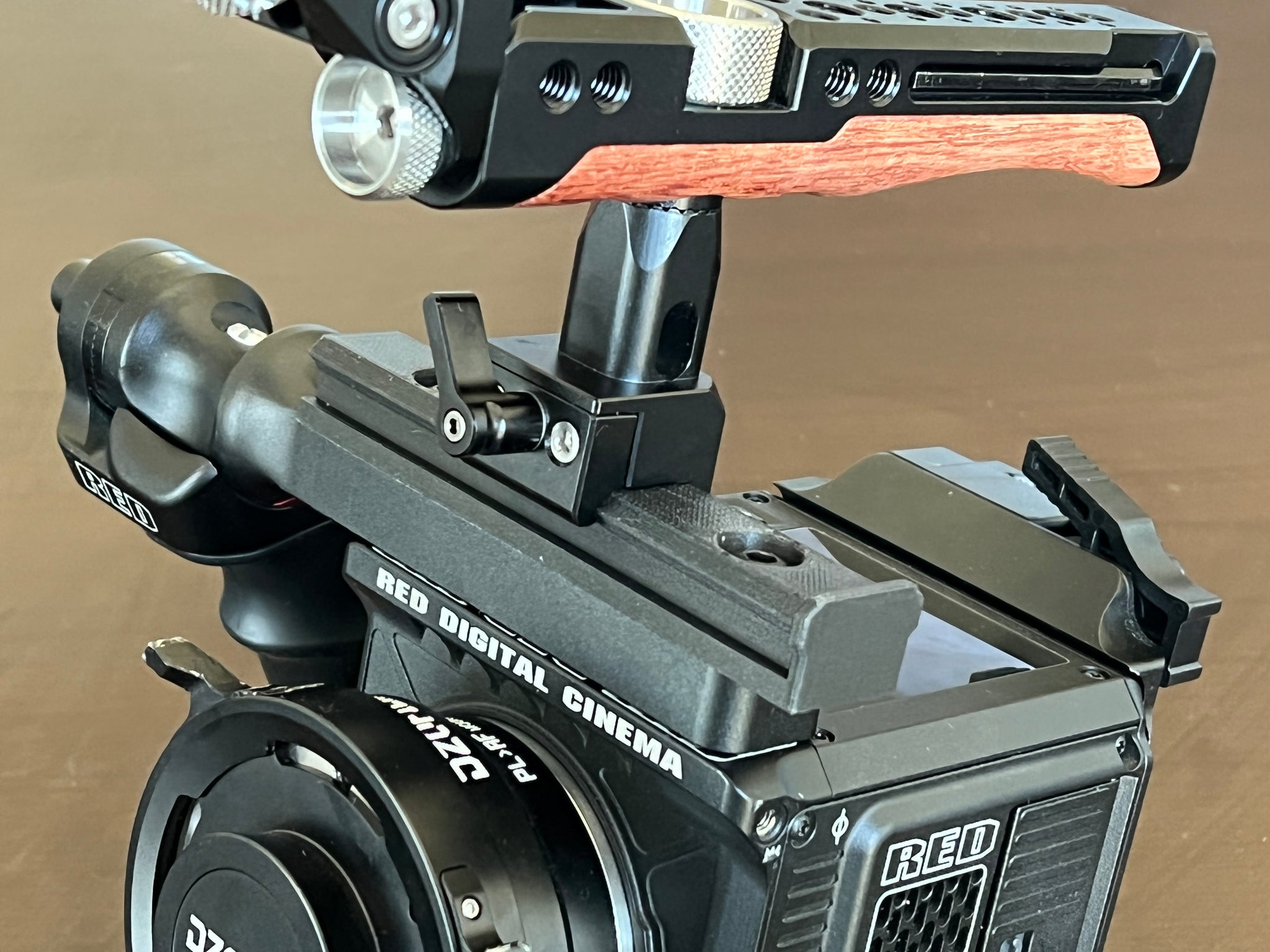 【美品】RED KOMODO OUTRIGGER HANDLE RED DIGITAL CINEMA KOMODO Outrigger Handle 720-0057 - Filmtools